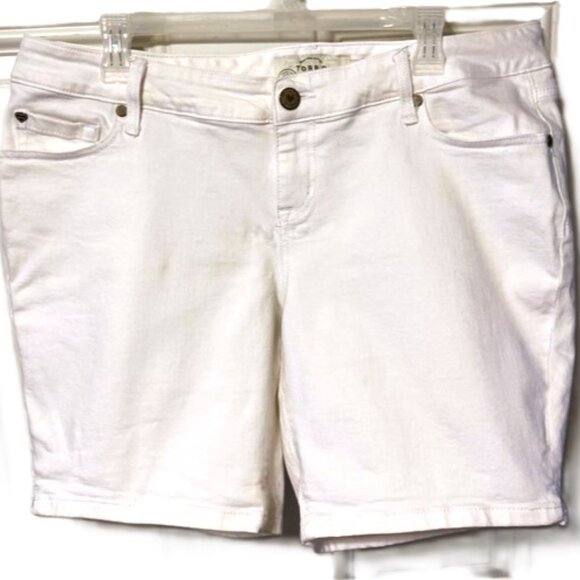 TORRID Denim White Stretch Shorts Classic 5 pocket Womens Plus Size 14 - Picture 1 of 9